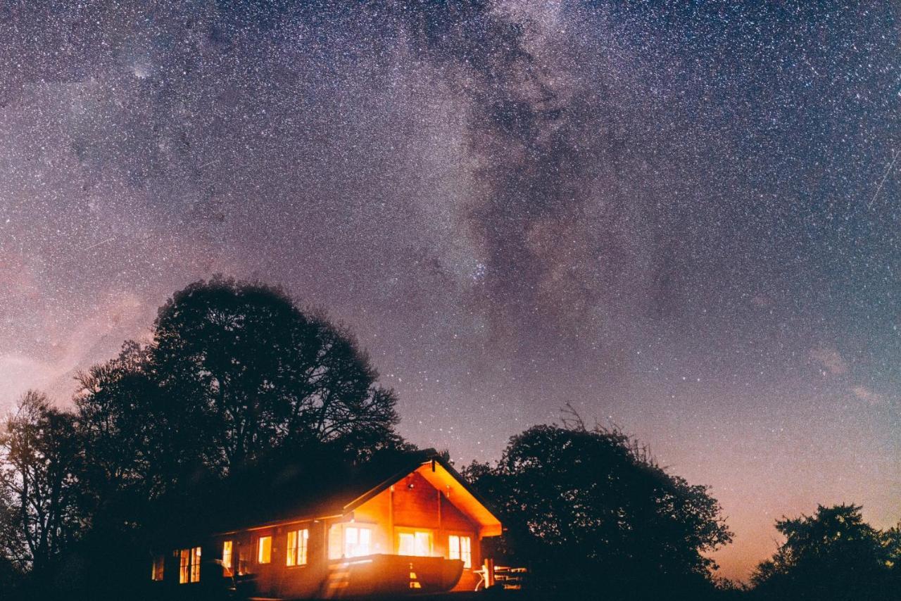 George Cabin - Log Cabin In Wales With Hot Tub Newtown  Exterior foto